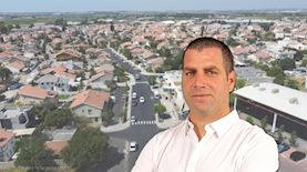 בן כהן, צילום: צילום שחר פרלמן, ישראל פרקר, מתוך אתר פיקיויקי